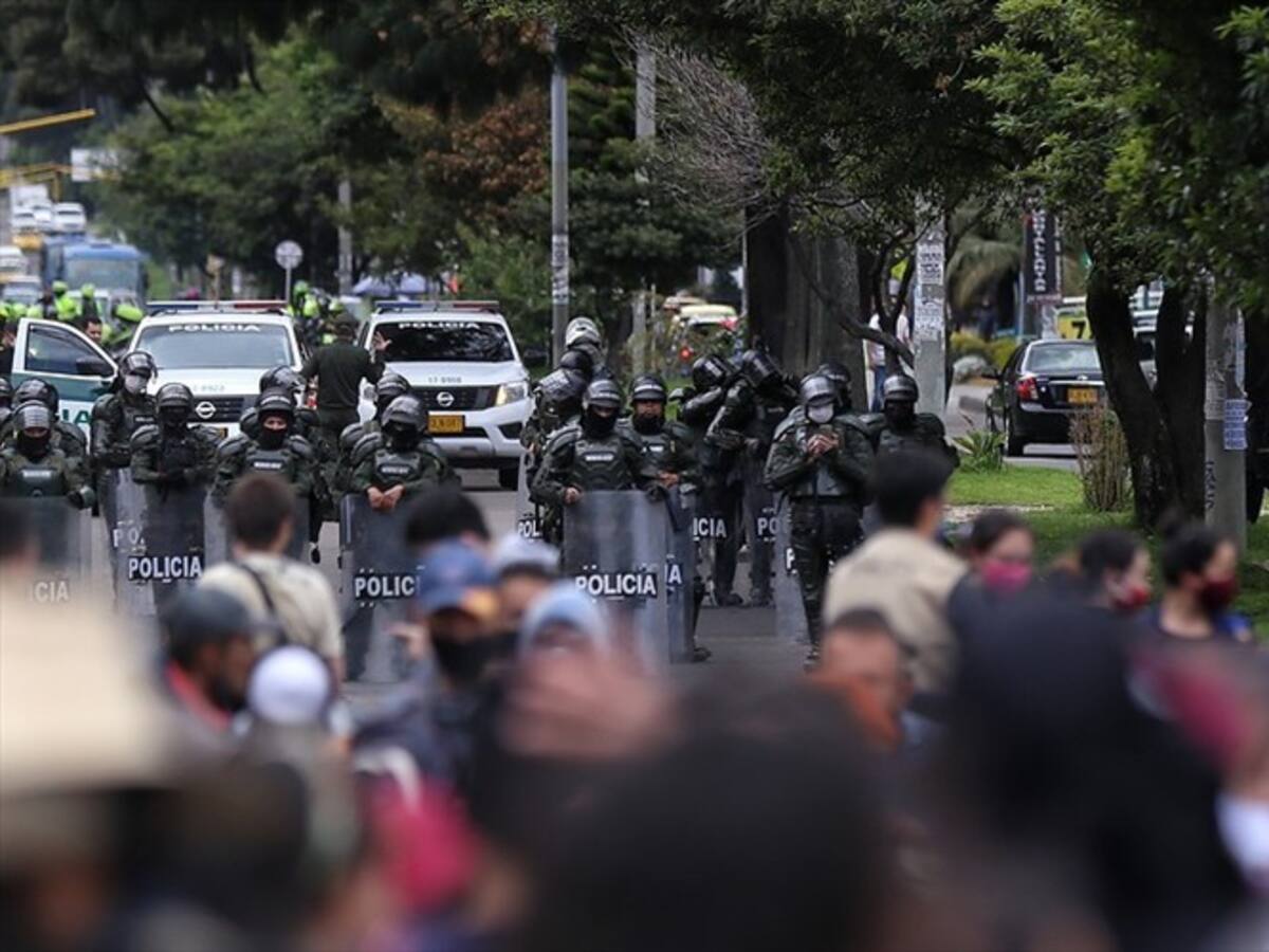 ¿Debe estar la Policía desarmada durante las protestas?