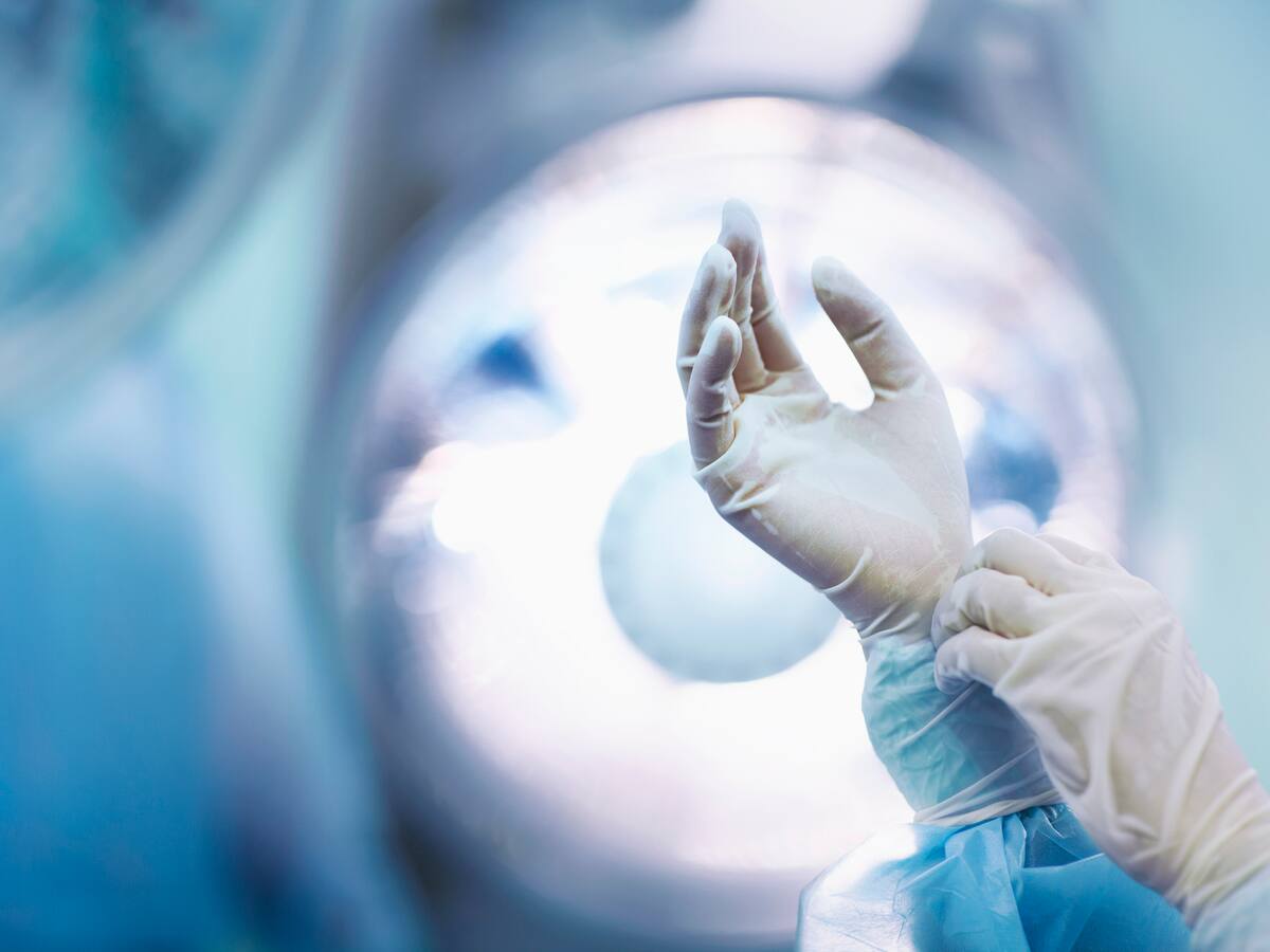 Clínicas de fertilidad de Alabama, en vilo por la decisión de considerar a embriones niños