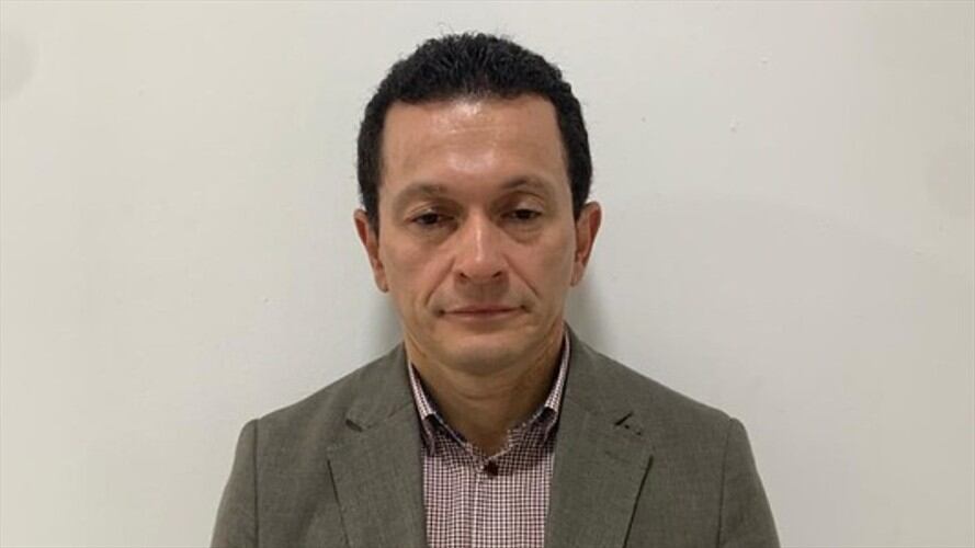 Ante un juez fue presentado Guillermo León Acevedo, alias ‘Memo Fantasma’. Foto: Colprensa / POLICÍA NACIONAL