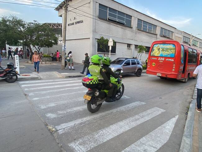 Acompañamiento de la Policía a ruta de buses en Barranquilla./ Foto: Policía Metropolitana