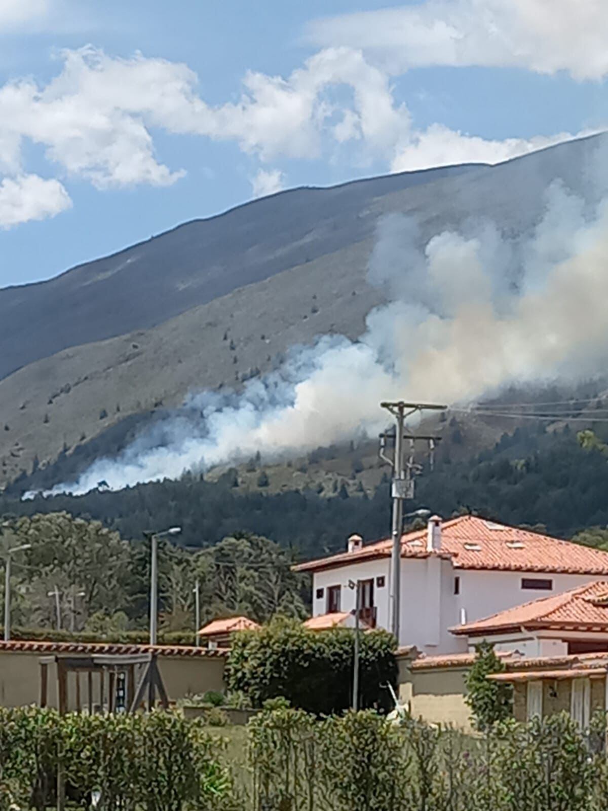 Villa de Leyva está en emergencia por incendio forestal