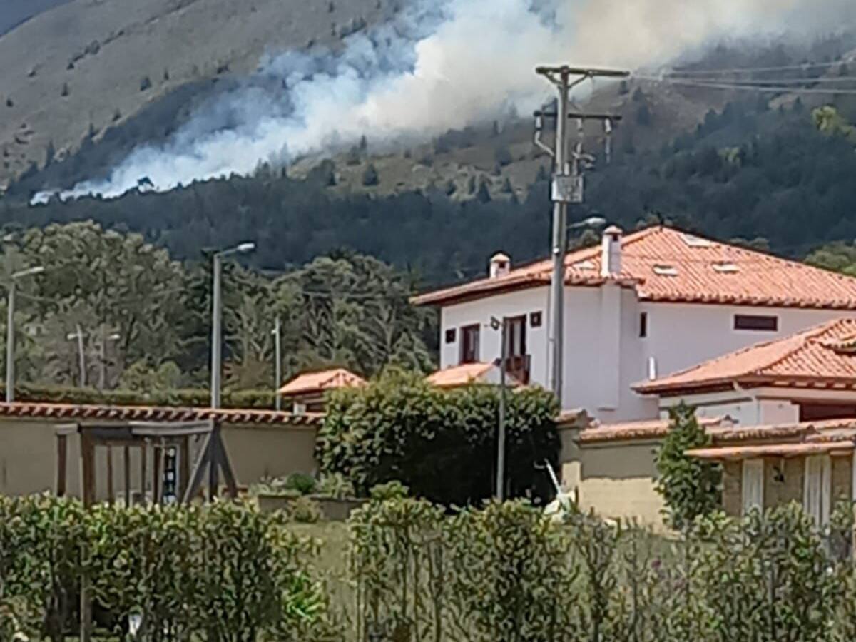 Villa de Leyva está en emergencia por incendio forestal