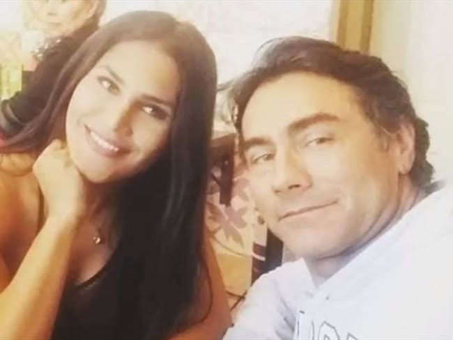 Actor Mauro Urquijo presenta a su novia Maria Gabriela, una modelo trans