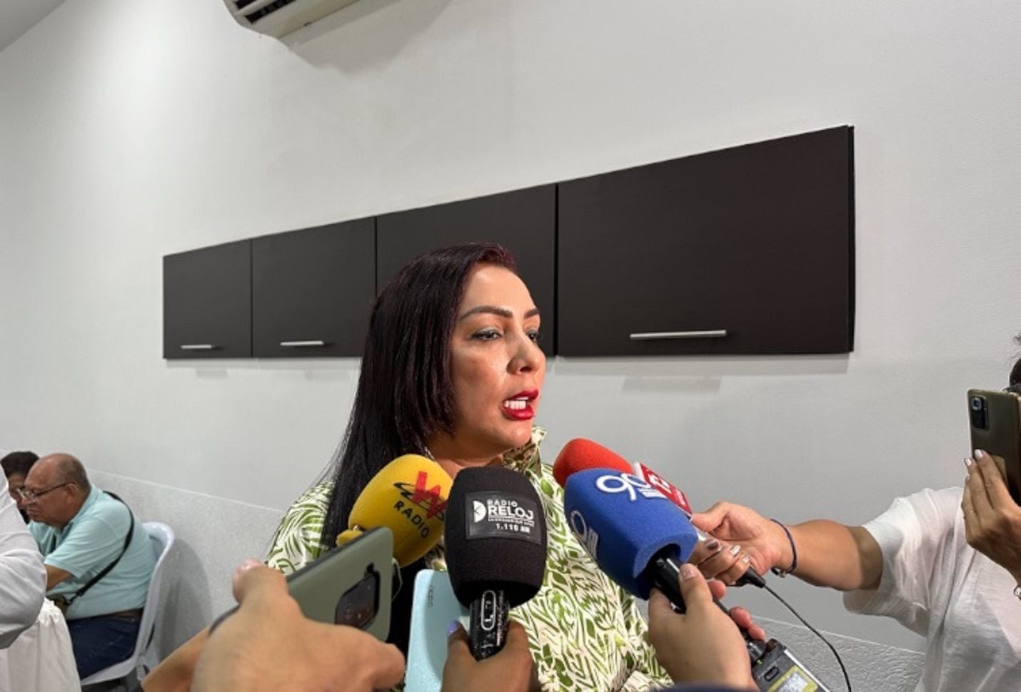 La mandataria negó las acusaciones de haber desatendido el caso de manera oportuna. Foto: Alcaldía Candelaria. 