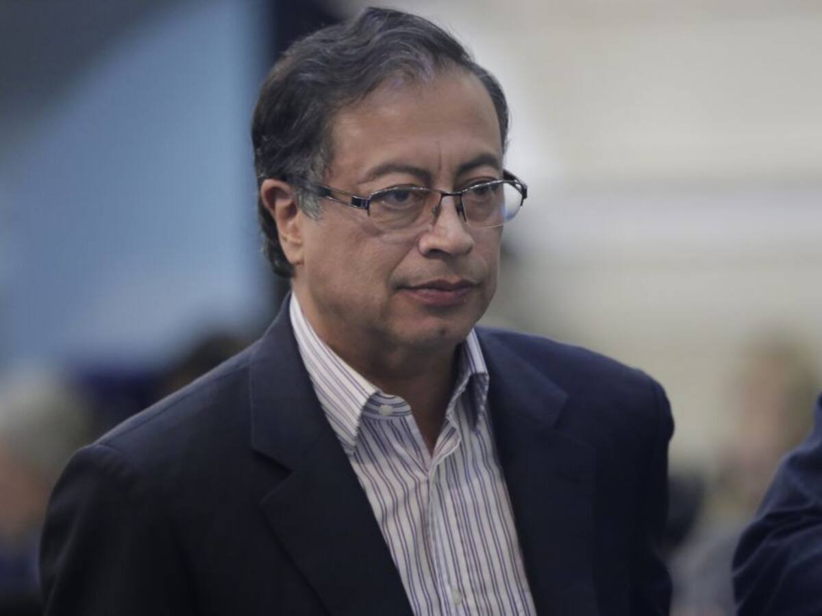 Crisis de UK comenzó cuando se intentó bajar los impuestos: Petro renuncia de Truss