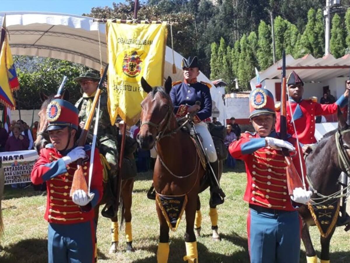 Caminantes de ruta libertadora llegan a Tasco, primer hospital del Ejército Patriota