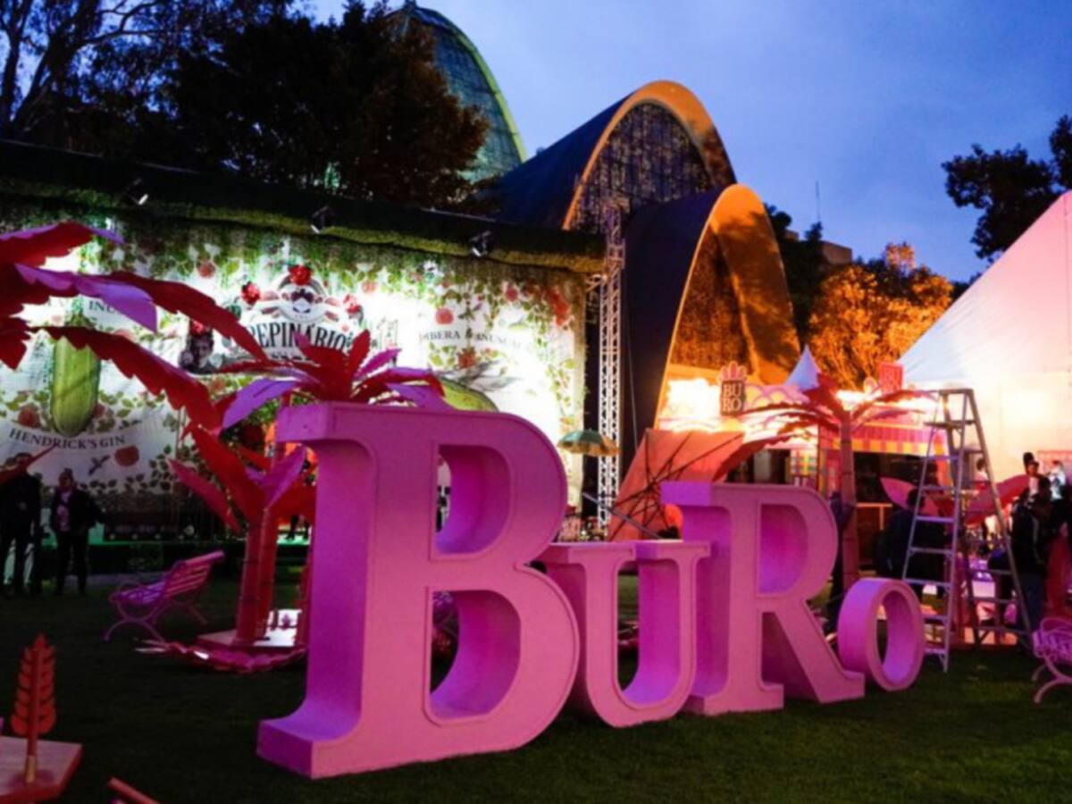 Feria Buró 2023: Denuncian a organizadores por goteras, olor a cañería y falta de difusión