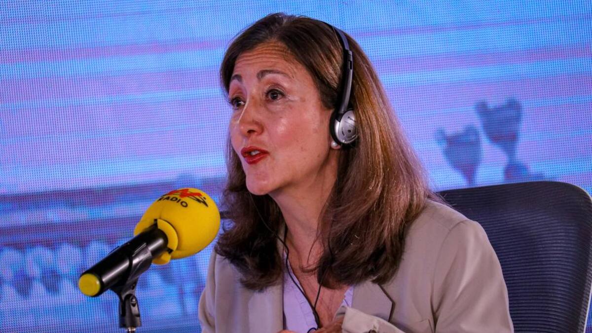 Cláusula antidiscriminación: la propuesta de Ingrid Betancourt para contratos laborales