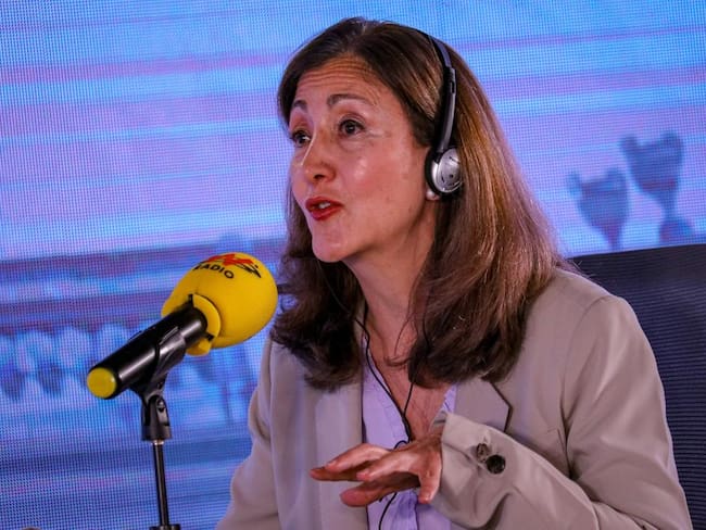 Ingrid Betancourt propone una Cláusula Antidiscriminación en contratos laborales