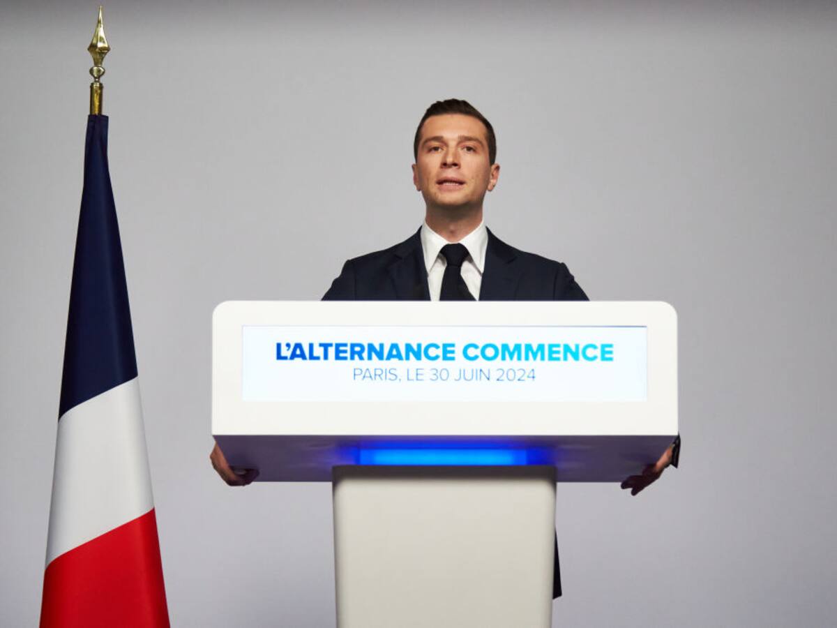 Jordan Bardella acusa a Macron a dejar a Francia “en los brazos de la extrema izquierda”