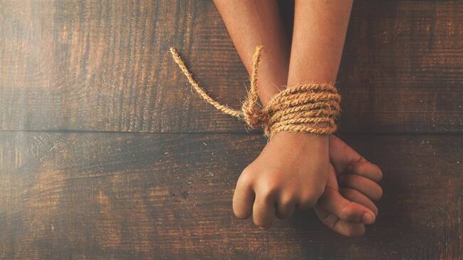 El caso se presentó en el barrio Los Sauces y aunque los padres fueron puestos a disposición de la Fiscalía, un juez los dejó en libertad.. Foto: Getty Images