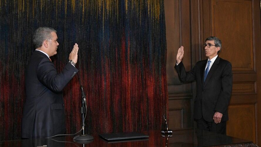Duque invitó al Banco a mantener un diálogo armónico con el Gobierno . Foto: Presidencia