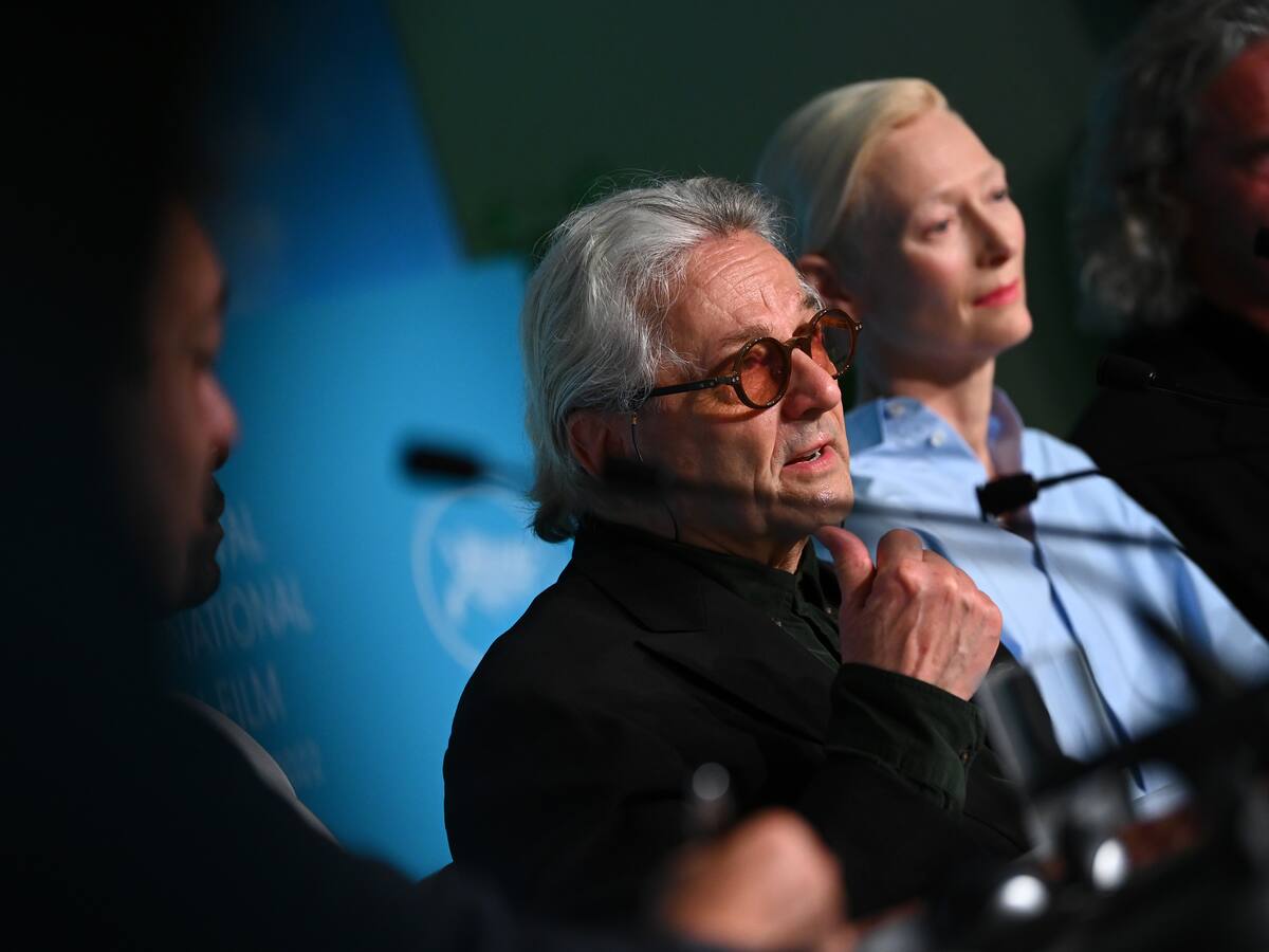 “Habla de la complejidad del ser humano”: George Miller, sobre su película ‘Three thousand years of longing’ desde Cannes