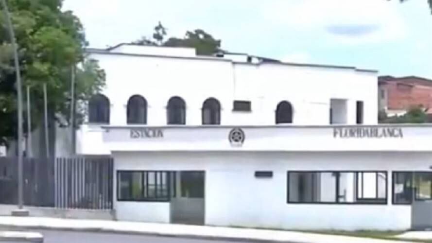 Estación Policía / suministrada.