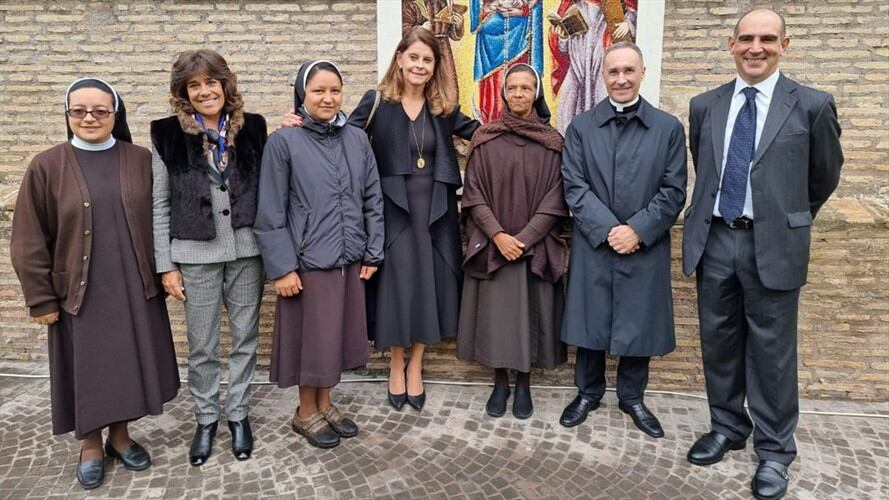 Vicepresidenta Marta Lucía Ramírez se reúne con la religiosa Gloria Narváez. Foto: W Radio