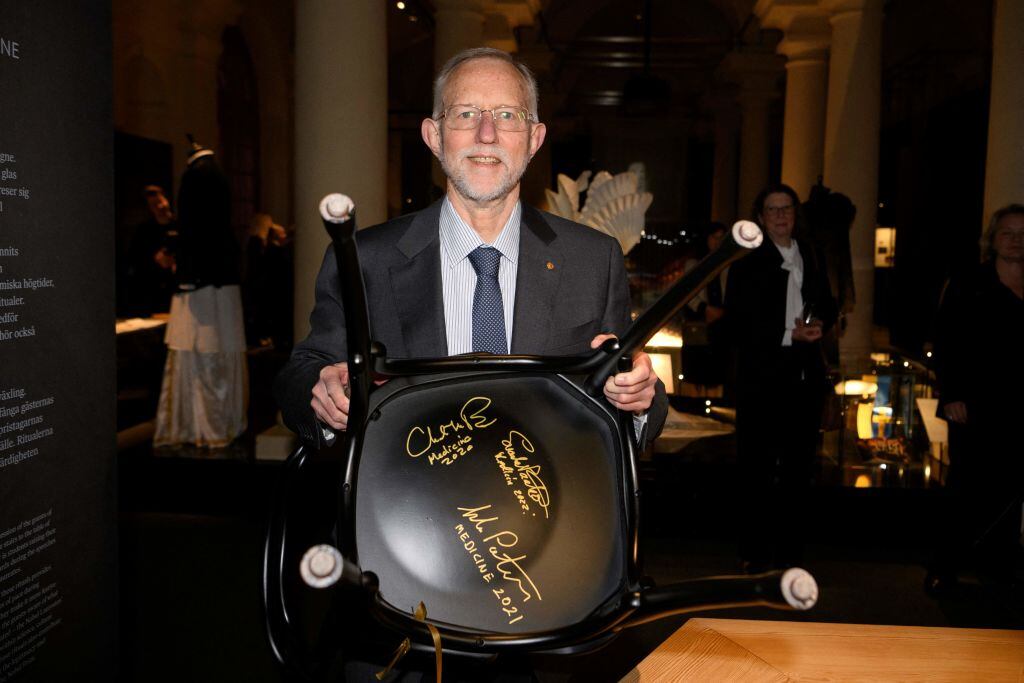 Si la persona no es tratada correctamente puede morir: Nobel de Medicina sobre virus de la hepatitis C