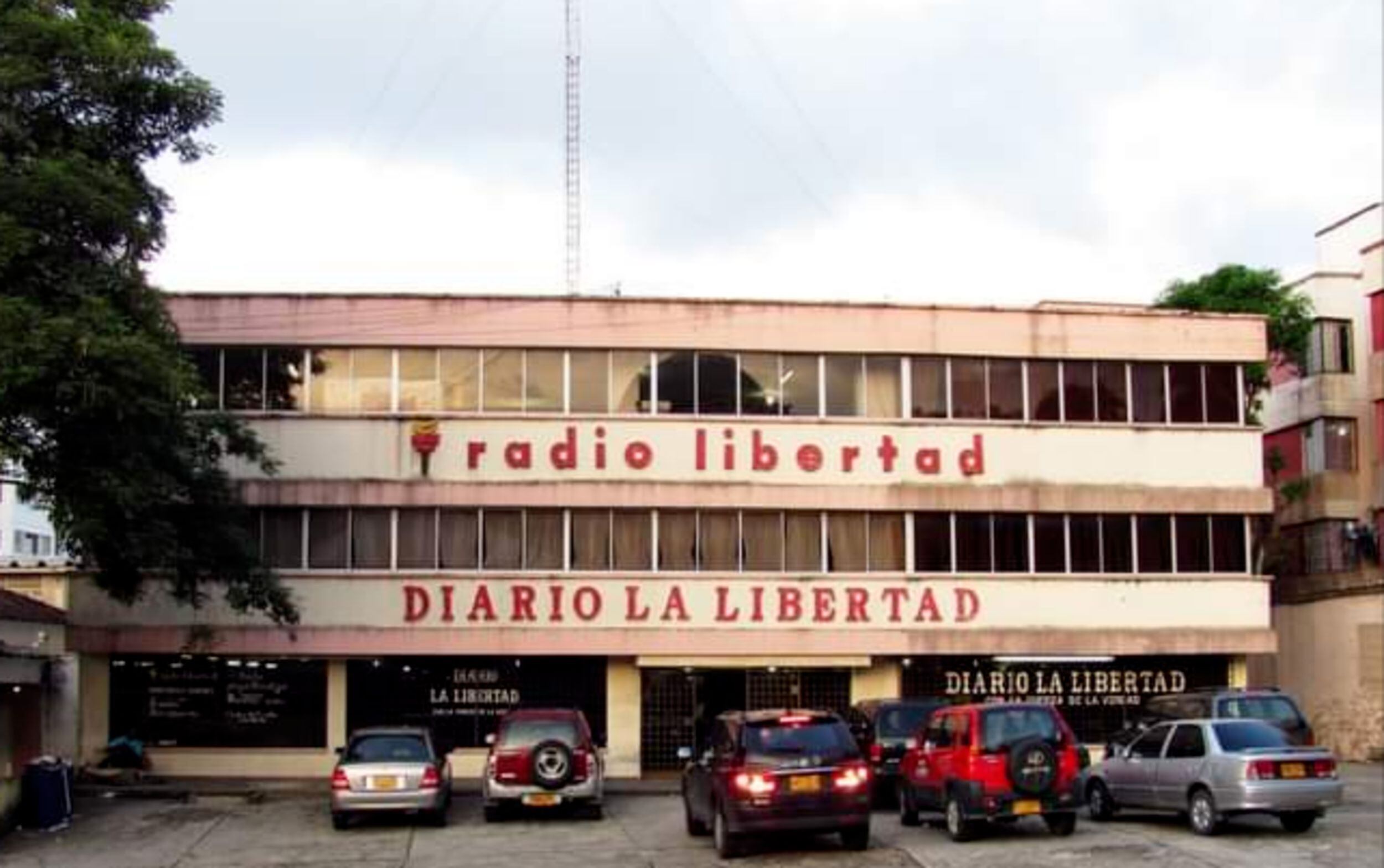 Fachado del edificio del grupo de medios 'La Libertad' en Barranquilla. Foto: Diario La Libertad.