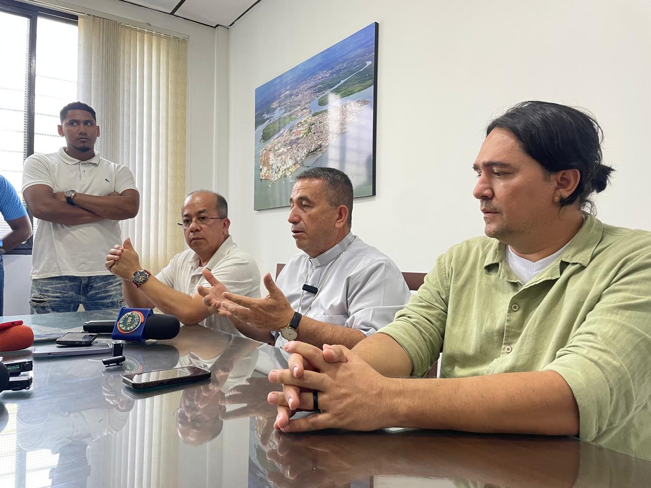 Según el delegado de la Mesa Socio-Jurídica, los detenidos no cometieron delitos, sino que actuaron para proteger a un joven secuestrado por su misma estructura. Foto: Cortesía.