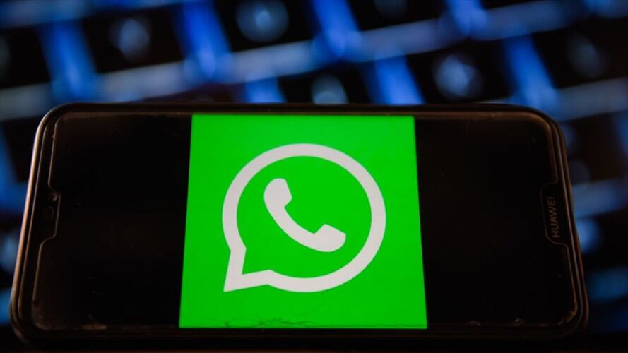 Conozca cómo descargar stickers en la aplicación de mensajería instantánea sin necesidad de hacerlo por las tiendas oficiales. . Foto: Omar Marques/SOPA Images/LightRocket via Getty Images