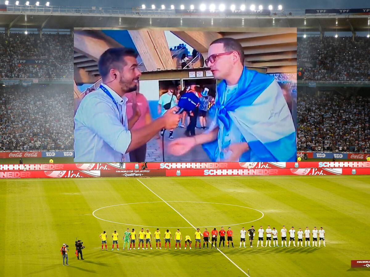 ¿La traición? Costeño fue al partido Argentina – Colombia y dijo que era hincha gaucho “desde pequeño”