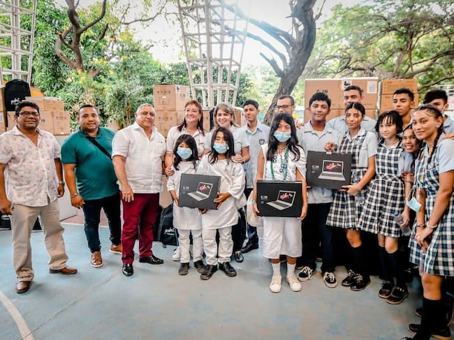 Entregados 491 elementos tecnológicos para 22 sedes educativas de Santa Marta
