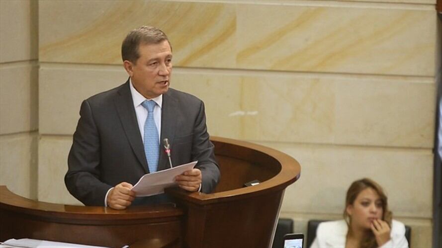 Macías se disculpa con líder estudiantil a la que llamó "niña". Foto: Colprensa