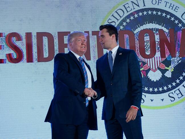 Donald Trump y Charlie Kirk. Foto: NICHOLAS KAMM/AFP via Getty Images