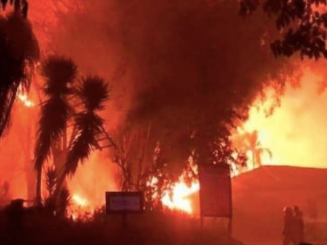 Voraz incendio se registró en Panaca y puso en riesgo a cientos de animales. Foto: Colprensa