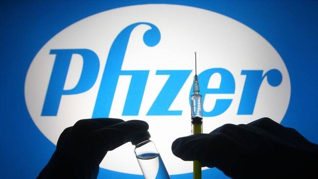 Esta semana llegaron al país más de 500.000 dosis de vacunas de Pfizer contra el COVID-19. Foto: Getty Images / PAVLO GONCHAR