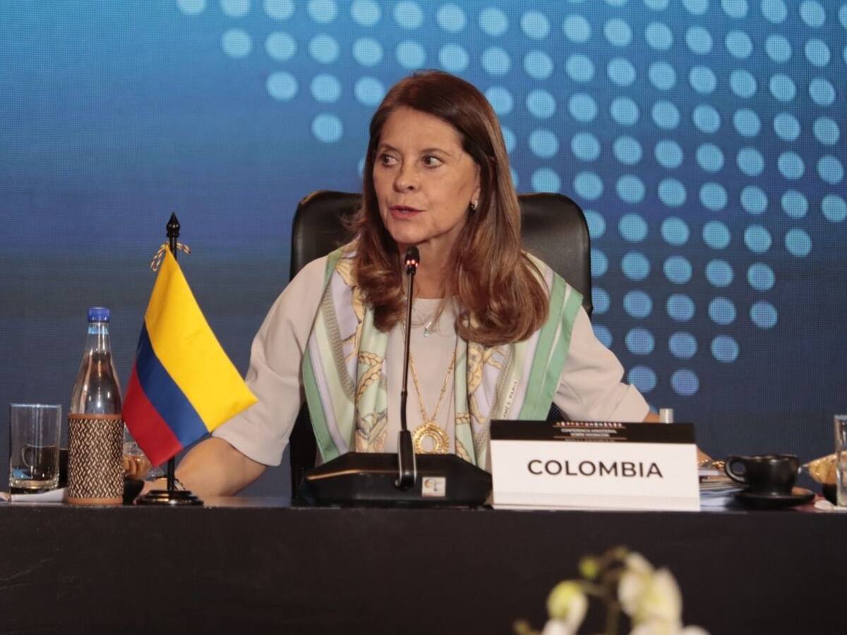 Aquí nadie puede darse licencias ni tratar mal: Canciller ante denuncias de cónsules