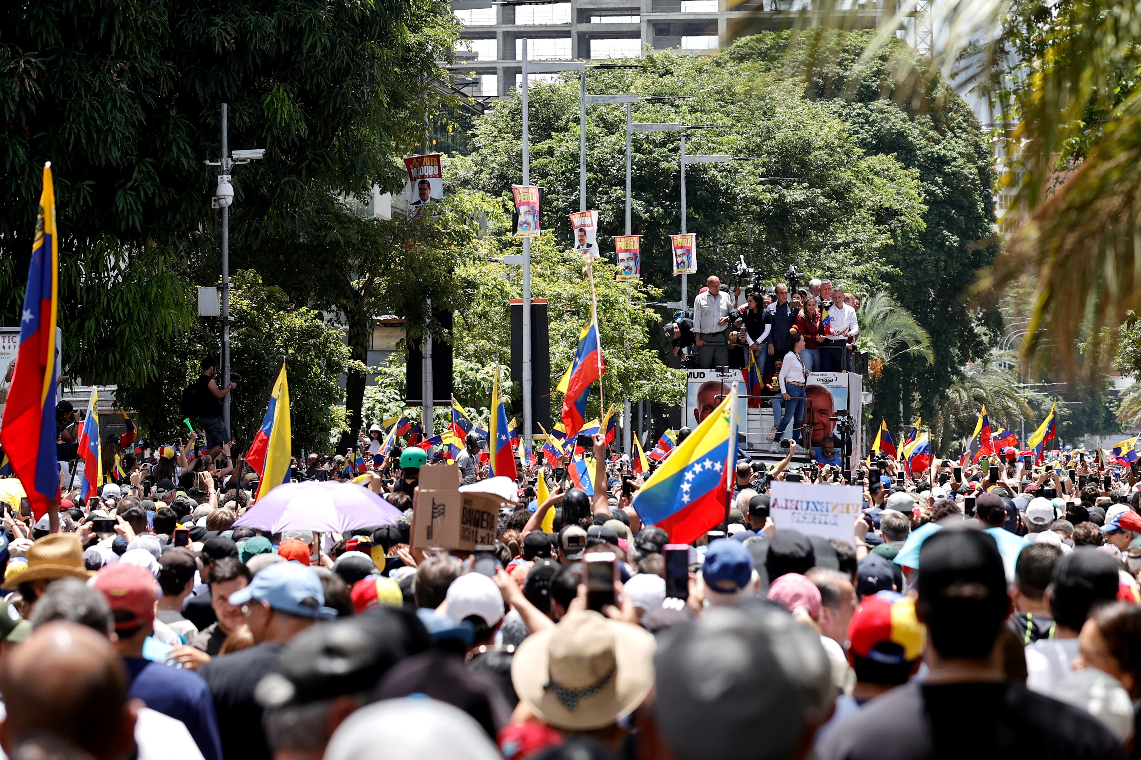 La líder opositora de Venezuela María Corina Machado habla durante una protesta en rechazo a los resultados oficiales de las elecciones presidenciales. EFE/ Henry Chirinos