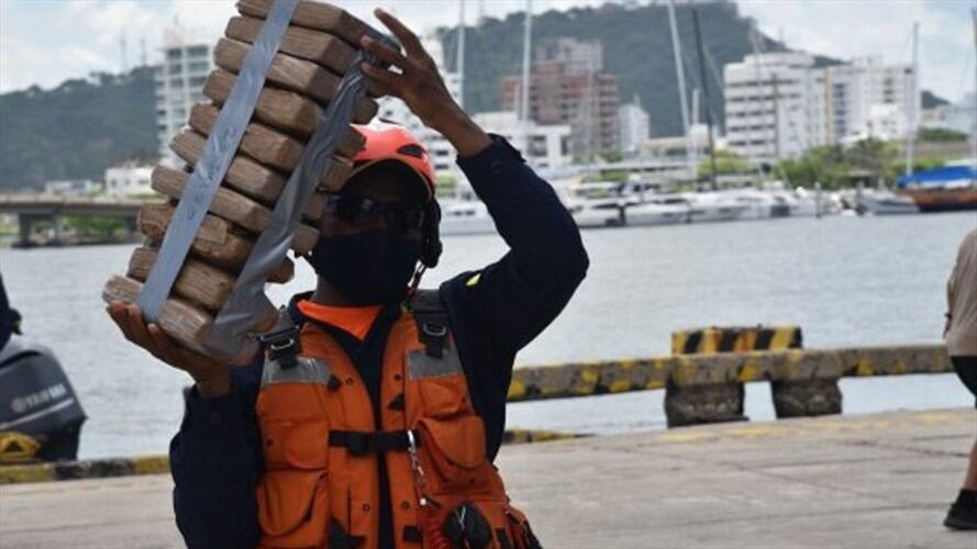Incautan cargamento de cocaína en aguas cercanas a la costa de Cartagena. Foto: Cortesía Armada Nacional