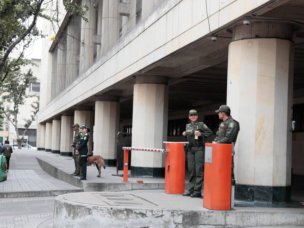 Refuerzan seguridad en Cortes tras presunto plan para atentar contra Palacio de Justicia