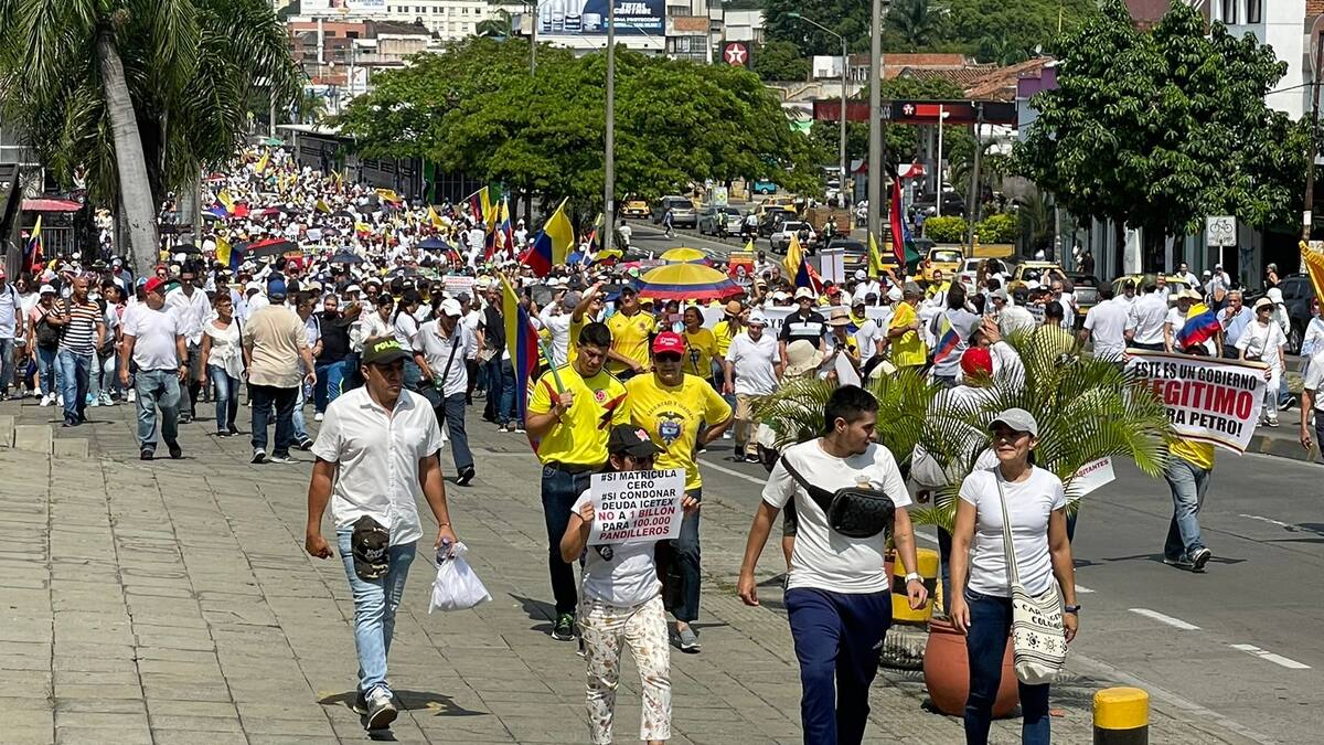 Masiva participación en marchas contra el Gobierno Petro en Cali