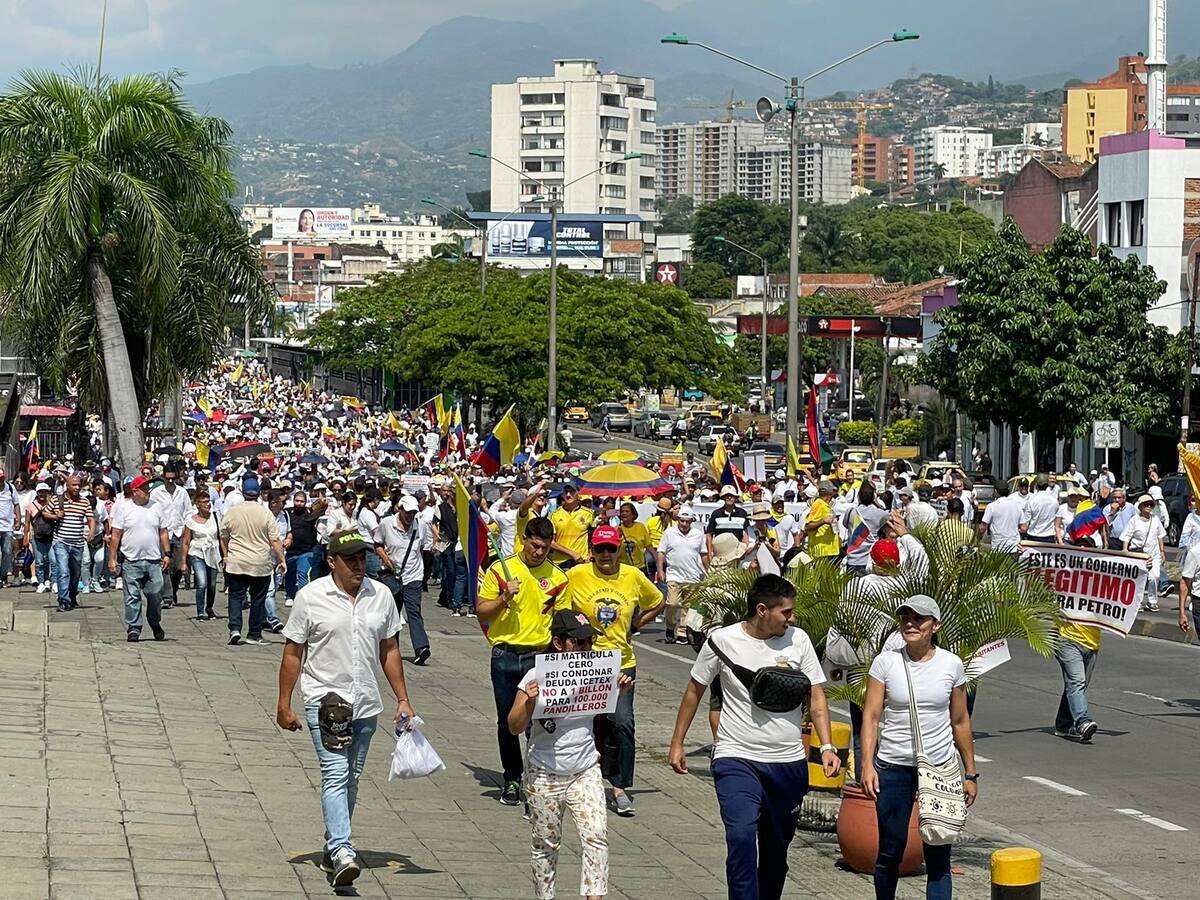 Masiva participación en marchas contra el Gobierno Petro en Cali