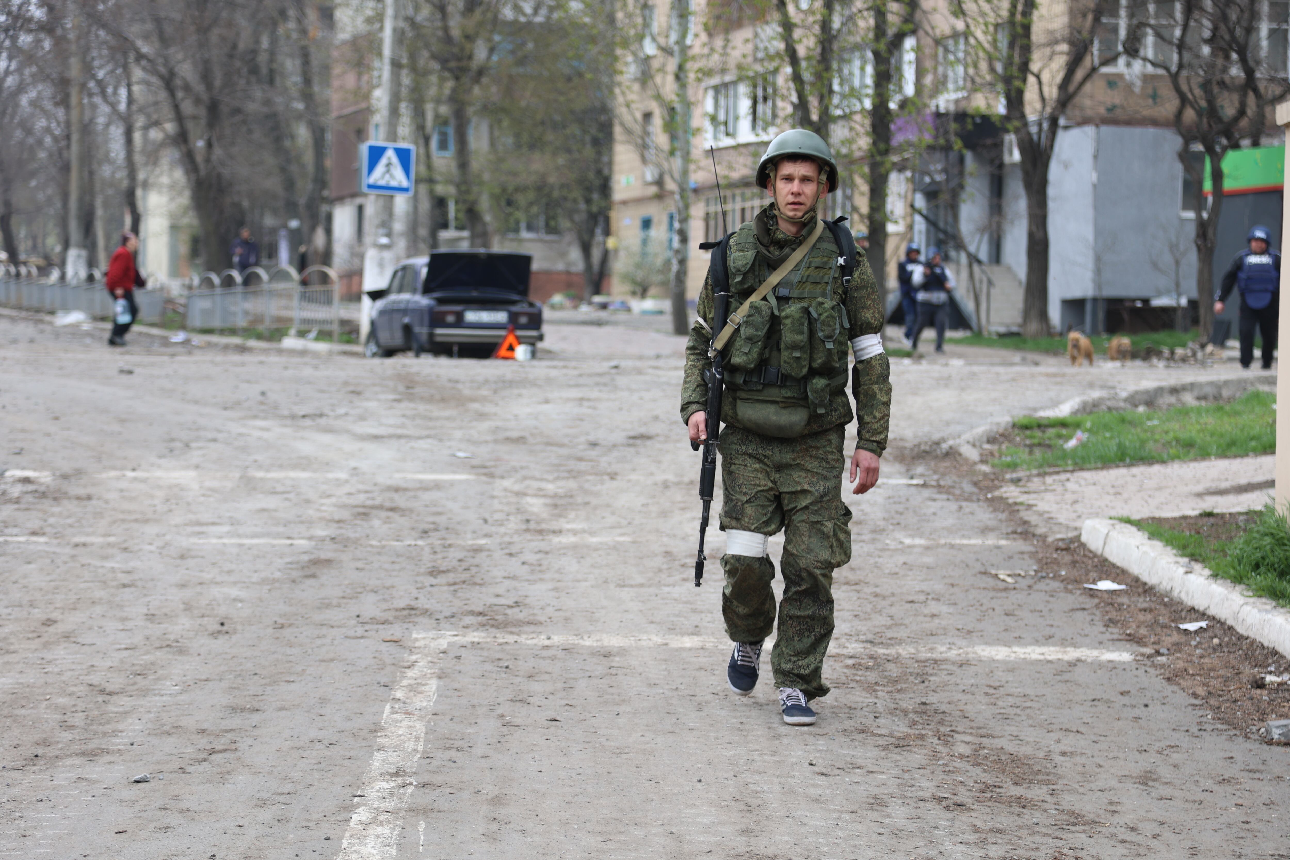 MARIUPOL, UKRAINE - APRIL 19:  Russian military members patrol in the Ukrainian city of Mariupol under the control of Russian military and pro-Russian separatists, on April 19, 2022. (Photo by Leon Klein/Anadolu Agency via Getty Images)