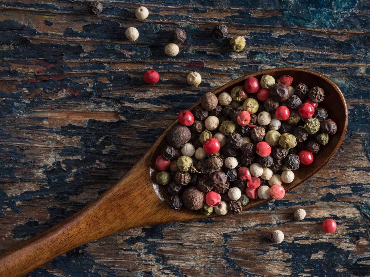 Reemplazar el cultivo de coca por el de pimienta: campesinos del Putumayo apuestan por la legalidad