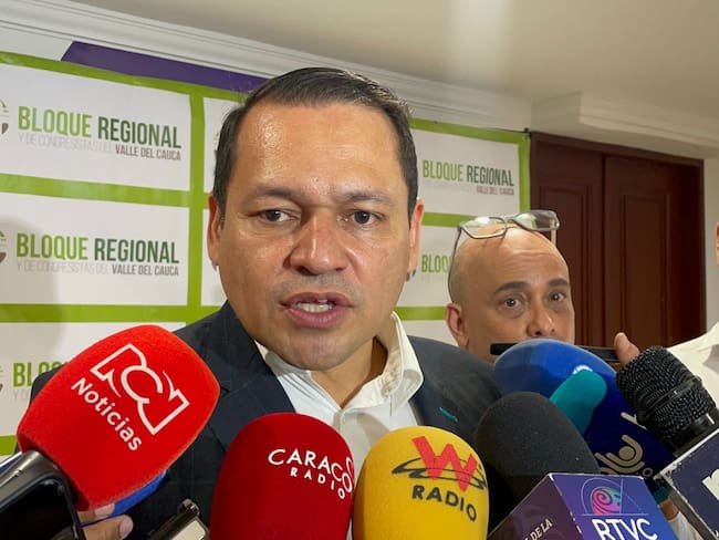 Representante a la cámara Alejandro Ocampo no se declarará impedido en la investigación contra la campaña Petro presidente. Foto: W Radio