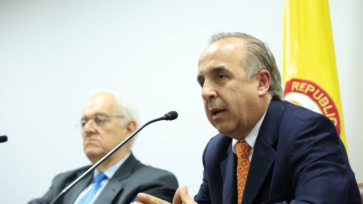 ¿‘Divorcio’ entre el ministro de Transporte y el presidente del Partido Conservador?