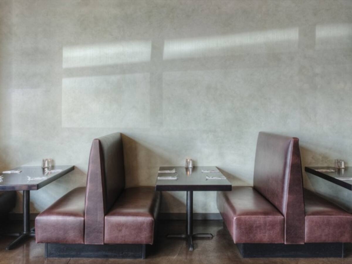 Con tutelas restaurantes exigen reapertura con servicio a la mesa