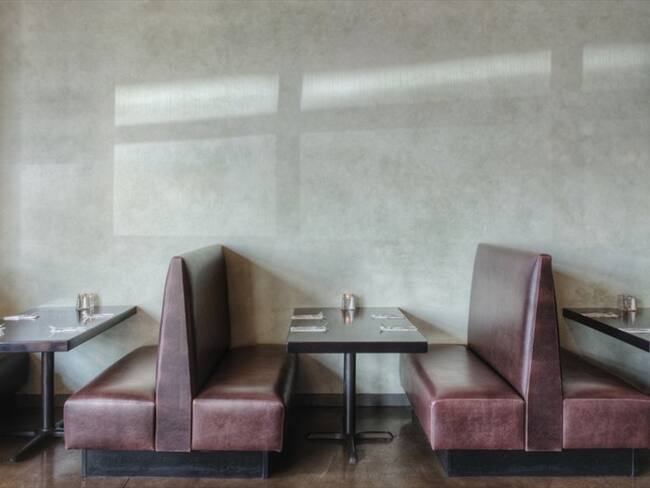 Acodrés dice que el plan 'Bogotá a cielo abierto' discrimina a los establecimientos que no tienen las condiciones de espacio público requeridas.. Foto: Getty Images