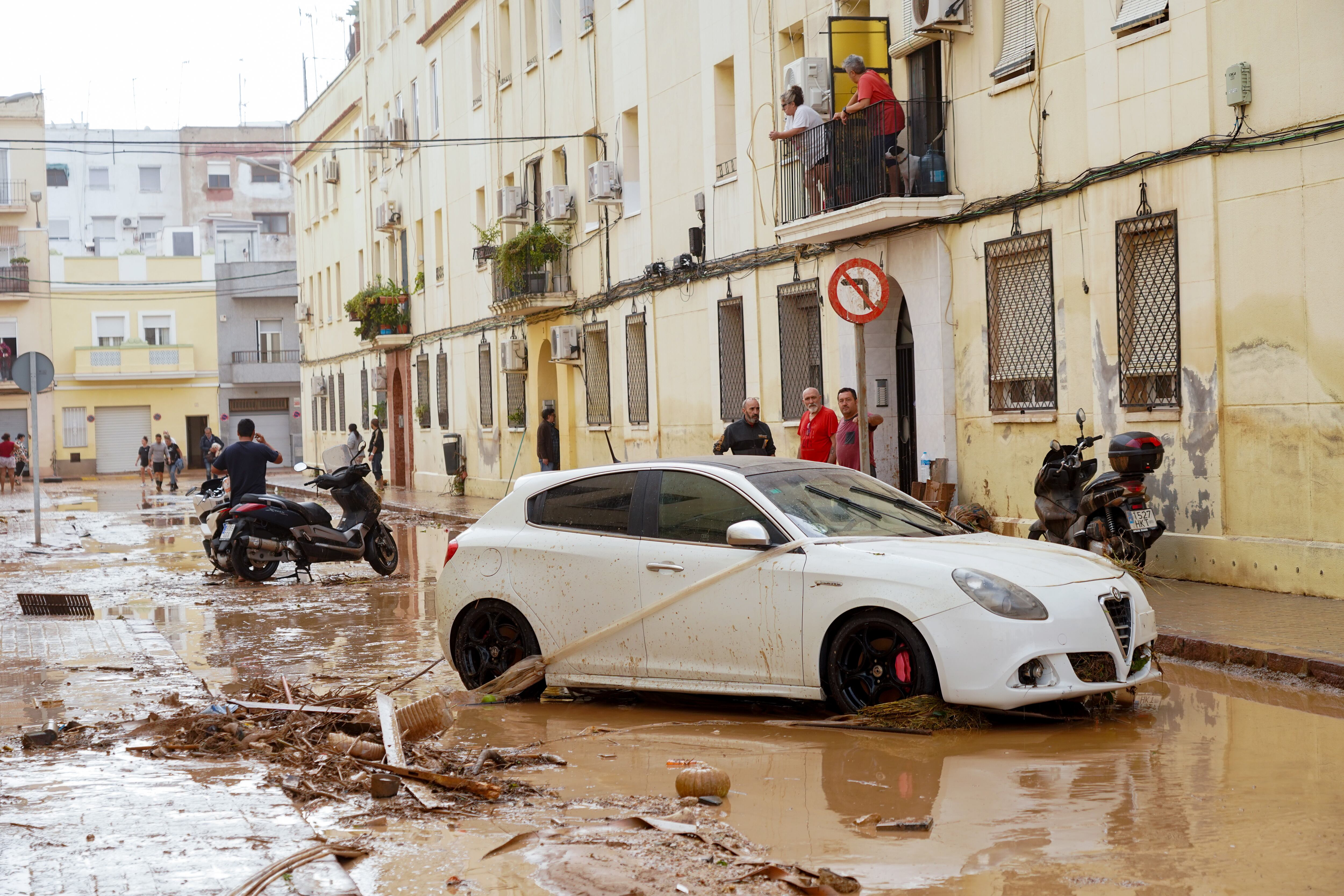 “Es una situación terrible”: relato de ciudadana de Valencia, España, tras inundaciones