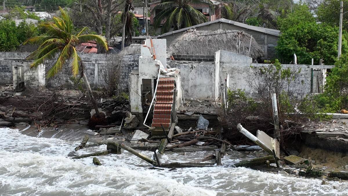 Cerca de 400 familias están en alto riesgo por la erosión costera en Los Córdobas, Córdoba