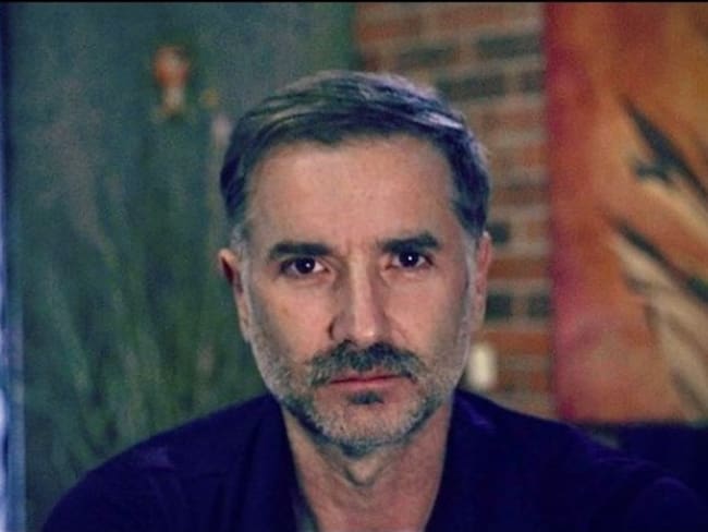 El actor Luis Mesa emprende batalla por apoyo a legalización de la marihuana. Foto: Instagram: @luismesa