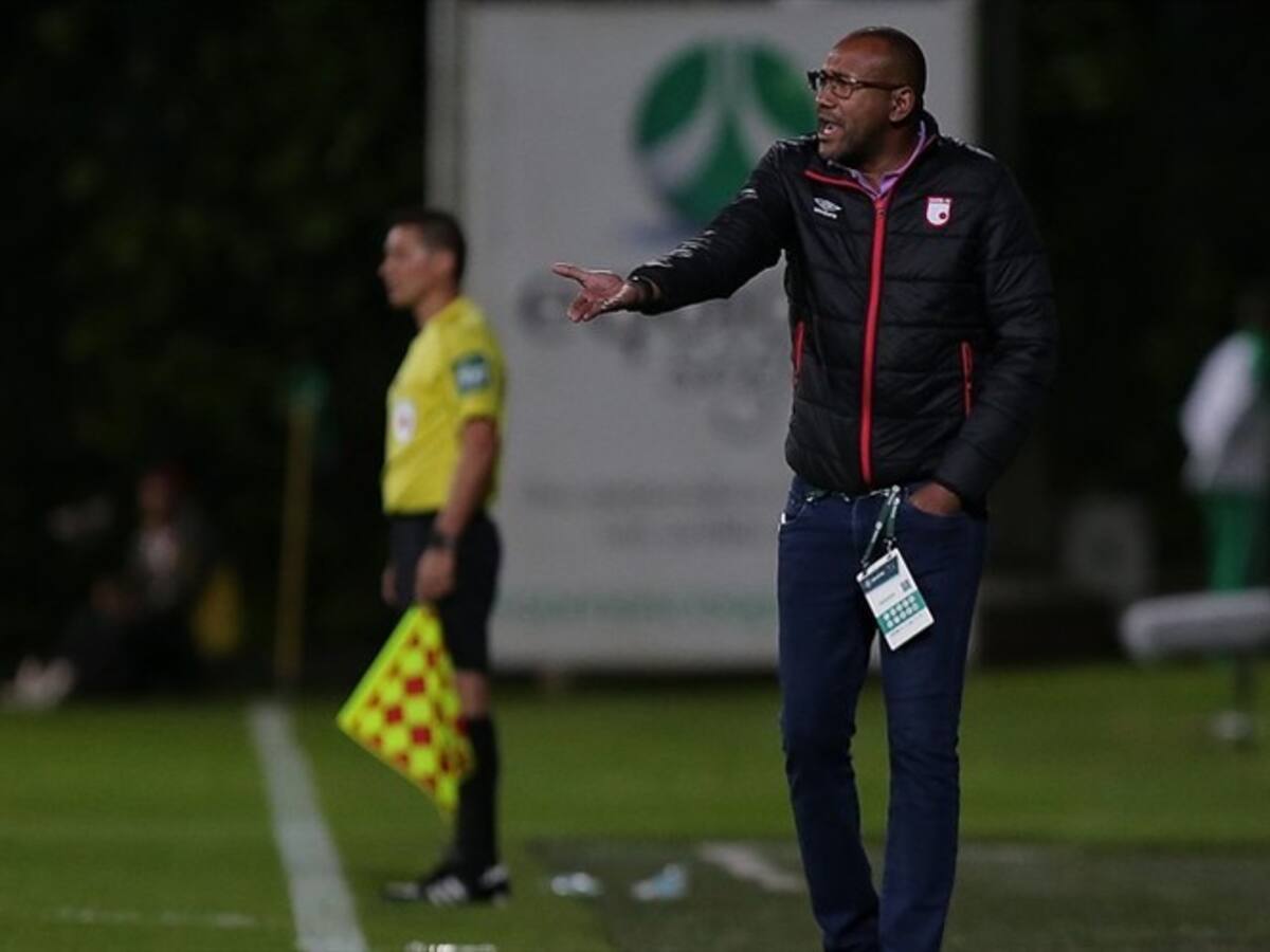 Agustín Julio aseguró que al árbitro le faltó "mano dura" con el arquero argentino