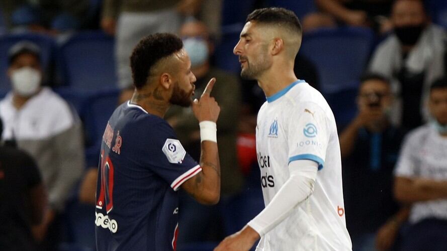 Neymar Jr y Álvaro González. Foto: Getty