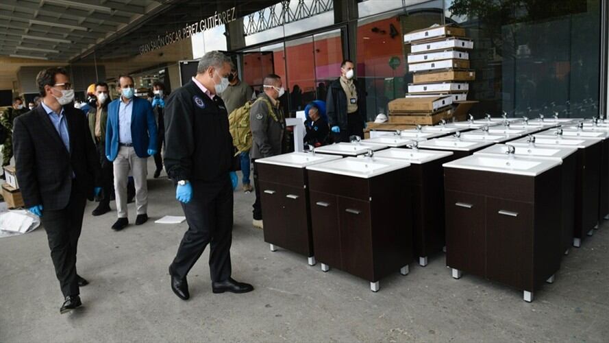 Duque supervisó adecuación de Corferias y del Hospital Militar para atender la pandemia. Foto: presidencia