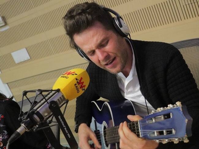 Sebastián Yepes vuelve a la escena musical con su sencillo 'Dos Problemas'