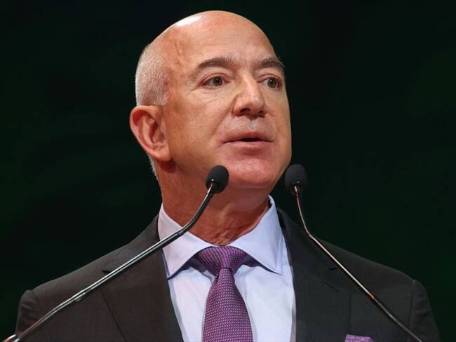 Novia del magnate Jeff Bezos coquetea con Leonardo DiCaprio. Foto: Getty Images