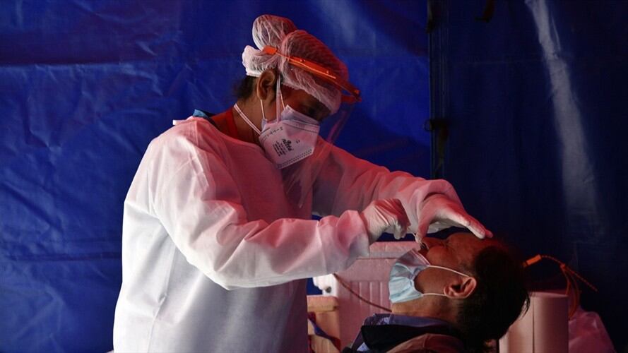 Toma de pruebas contra el COVID-19 en Bogotá. Foto: Guillermo Legaria/Getty Images